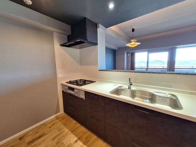 3LDK Apartment in Kobe's Nishishin Central with Balcony - Thumbnail 3