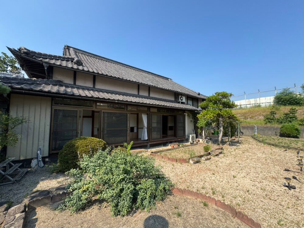 Spacious 8SLDK House with Japanese Garden in Fukuyama, Hiroshima - Thumbnail 3