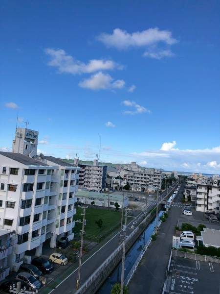 4LDK Apartment for Sale in Okinawa City with Panoramic Views - Thumbnail 2