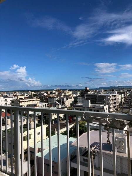 4LDK Apartment for Sale in Okinawa City with Panoramic Views - Thumbnail 3
