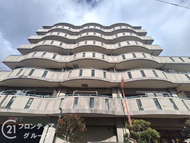 3LDK Apartment in Otsu with South-Facing Balcony - Thumbnail 2