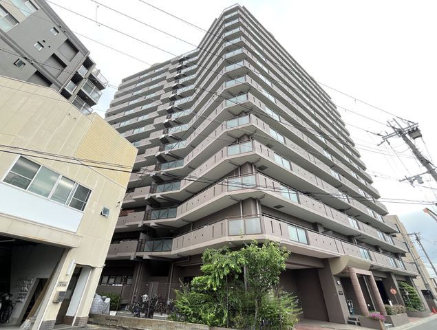 2LDK Apartment for Sale in Suita, Osaka - 67.45m² - Thumbnail 2