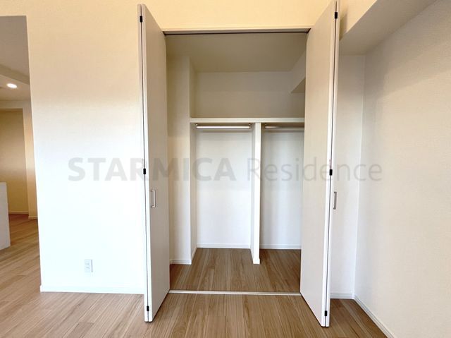 2LDK Apartment for Sale in Suita, Osaka - 67.45m² - Thumbnail 4