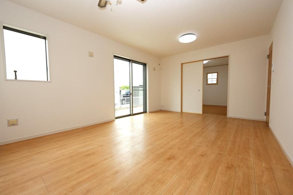 4LDK House in Iwata with Roof Balcony and 3 Parking Spaces - Thumbnail 4
