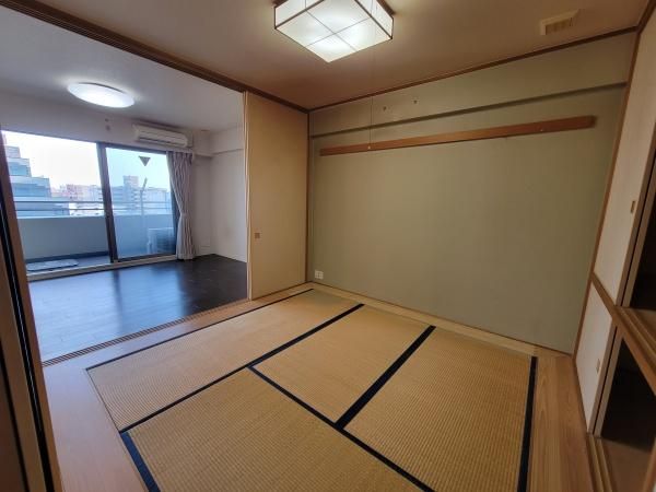 3LDK Apartment in Central Kyoto Near Karasuma Oike Station - Thumbnail 2