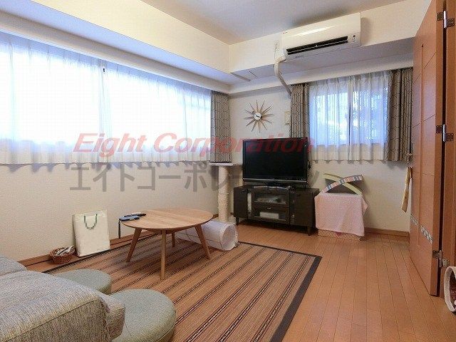 Leagal Yotsuhashisuji 1LDK Apartment for Sale in Osaka - Thumbnail 3