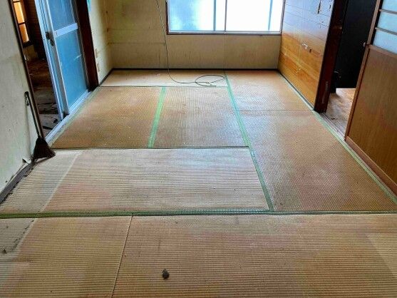 Fixer-Upper Wooden House for Sale in Hokuei Town, Tottori - Thumbnail 4