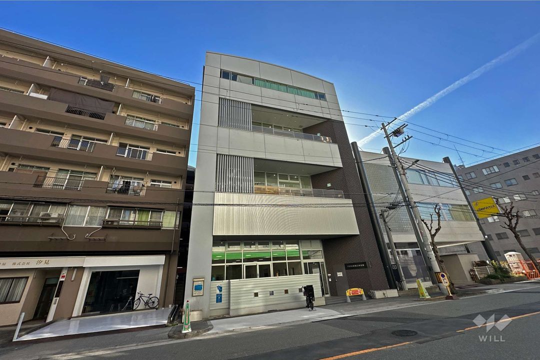 Renovated 3LDK Apartment in Osaka's Minami-Horie Near Kyocera Dome - Thumbnail 3