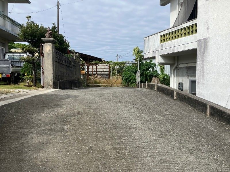 Land for Sale in Uruma, Okinawa - 2,303 sqm Plot - Thumbnail 2
