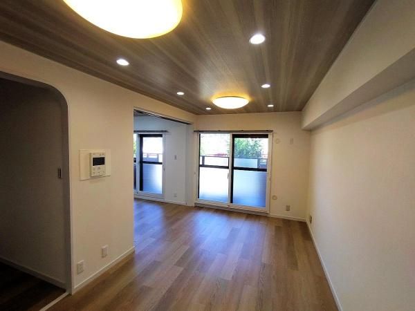 Refurbished 3LDK Apartment in Nagoya's Meito Ward - Thumbnail 4
