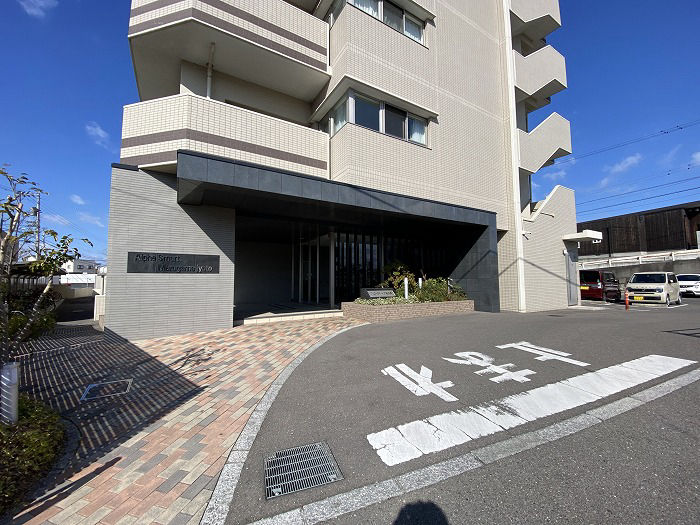 3LDK Apartment in Marugame with Balcony and Auto-Lock - Thumbnail 2