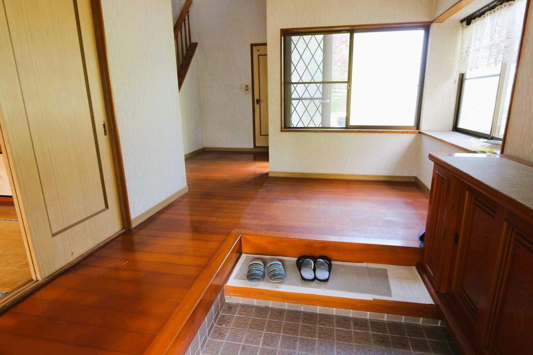 3LDK House on 207 sqm Corner Lot in Oita's Fujimigaoka West - Thumbnail 3