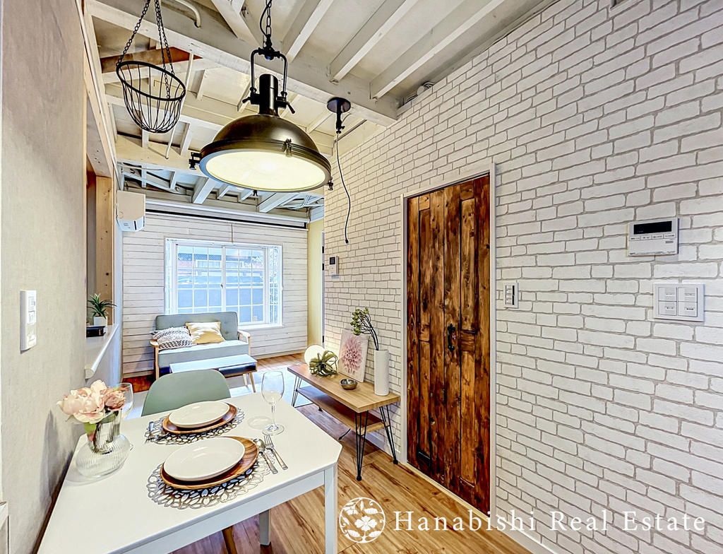 2DK House for Sale in Setagaya-ku, Tokyo with Parking - Thumbnail 2
