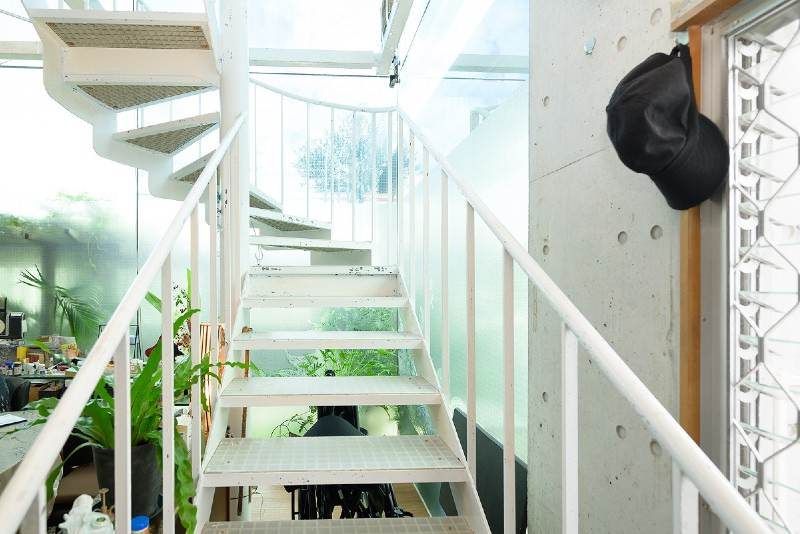 Exposed Concrete & Glass Wall House in Itoman, Okinawa - Thumbnail 2