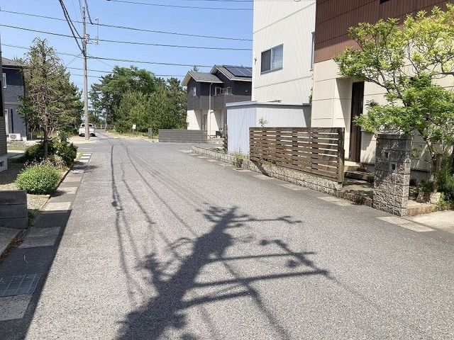 2007-built 3SLDK house in Yonago with parking - Thumbnail 3
