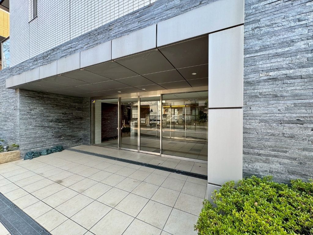 Ambitious Nishikawaguchi 2SLDK Apartment for Sale in Toda - Image 1