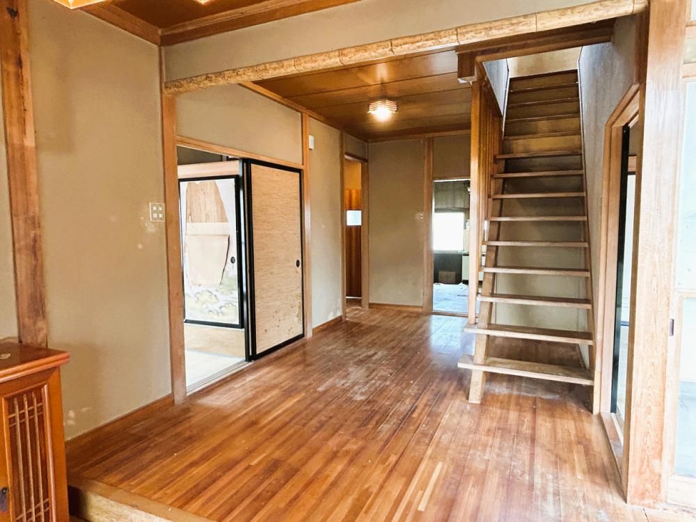 Renovated 6-Bedroom House in Ueda City with Garden - Thumbnail 4