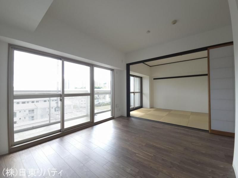 Renovated 3LDK Apartment in Hiroshima Higashi Ward with Parking - Thumbnail 4