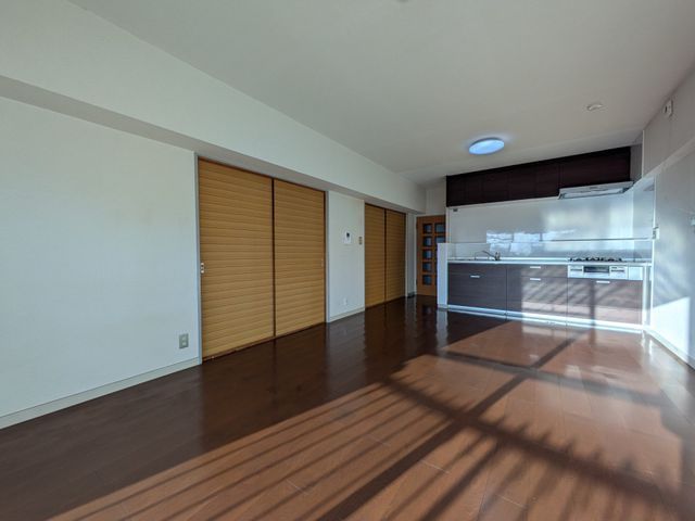 3LDK Apartment for Sale in Shimonoseki, Yamaguchi - Residence Yamano-da - Thumbnail 2