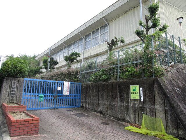 5SLDK House for Sale in Uji, Kyoto - 97.23㎡ with Parking - Thumbnail 3