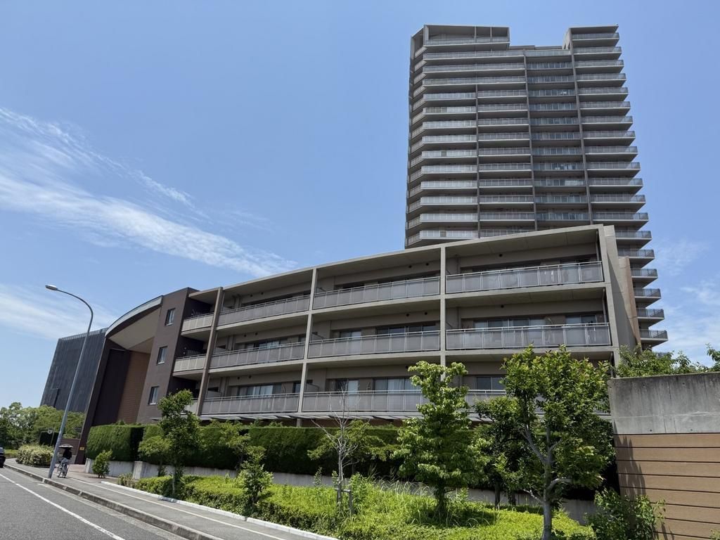 4LDK Apartment near Hirakata Park Station, Osaka - Thumbnail 2