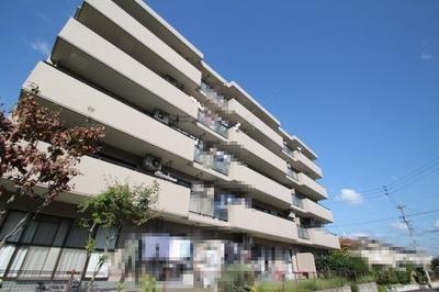 5LDK Apartment in Komaki with 102.7㎡ Space — Image 1, Komaki, Aichi