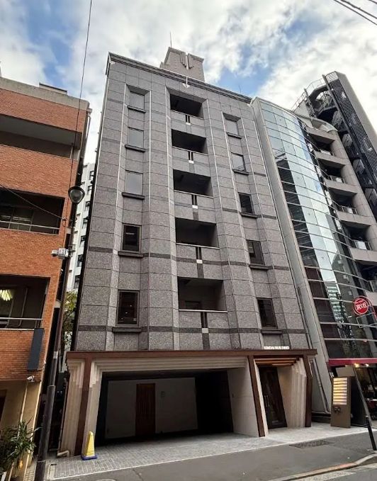Kindai Building Freehold Office for Sale in Tokyo's Kojimachi - Thumbnail 2