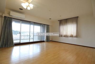 Modern Multi-Level Property in Established Neighborhood — Interior, Iruma, Saitama