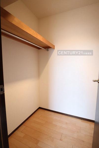 Modern Multi-Level Property in Established Neighborhood — Interior, Iruma, Saitama