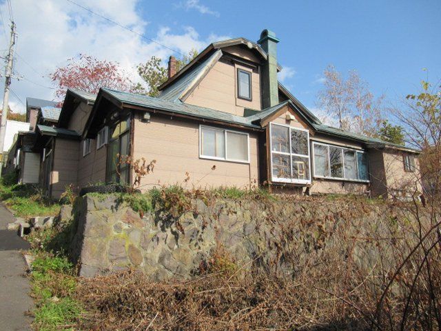 Land for Sale in Otaru, Hokkaido with Existing Old House - Thumbnail 2