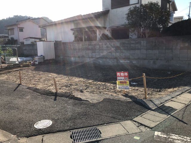 Vacant Land for Sale in Wakaura, Wakayama City - Corner Lot - Thumbnail 2