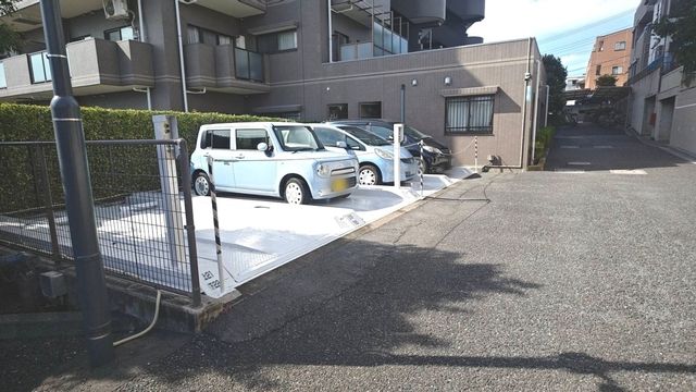 Cosmo Higashi-Urawa 7F 3LDK Renovated Apartment for Sale - Image 1