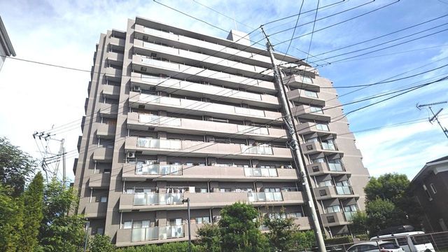 Cosmo Higashi-Urawa 7F 3LDK Renovated Apartment for Sale - Thumbnail 4