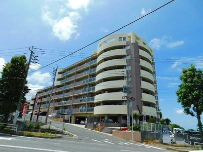 3LDK Apartment in Kitakyushu with Dual Balconies — Image 1, Yahatanishi, Fukuoka