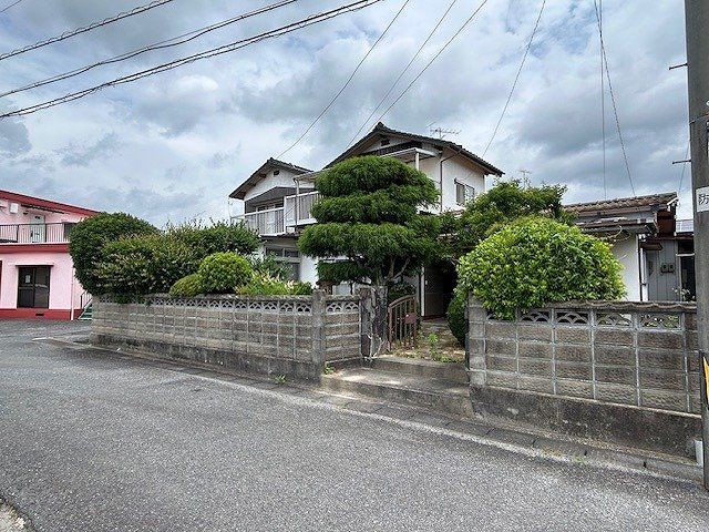 Land for Sale in Kuga, Iwakuni - 332 sqm Plot with Old House - Thumbnail 3