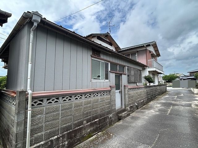 Land for Sale in Kuga, Iwakuni - 332 sqm Plot with Old House - Thumbnail 4