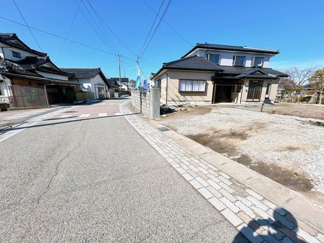 Renovated 8LDK House for Sale in Sakata, Yamagata - Thumbnail 2