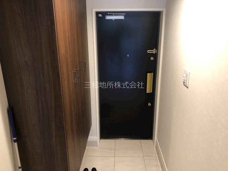 3LDK Corner Apartment in Shimonoseki's Ralwendei Shin-Kurunono - Thumbnail 2