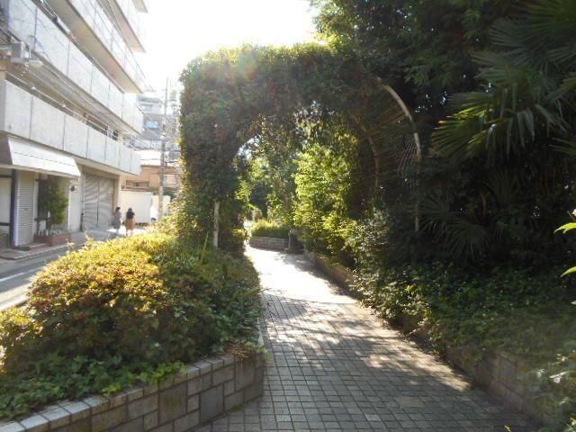 106.93m2 Building Land for Sale in Ikebukuro-Honcho, Toshima-ku - Thumbnail 3