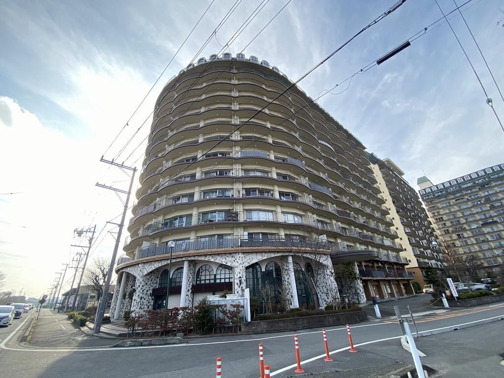 Biwako Urban Resort III 1LDK Apartment with Lake Views - Thumbnail 3