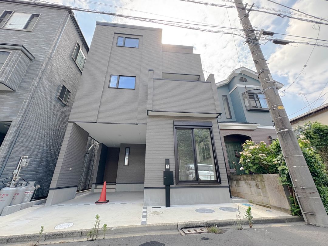 3SLDK House in Kawaguchi Saitama - Modern Family Home - Thumbnail 2