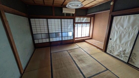 Historic 1932 Home with Meiji-era Storehouse in Hida City, Gifu - Thumbnail 3