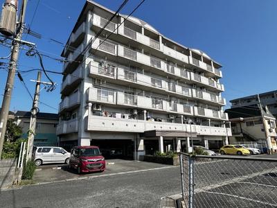 Eclair Tokuriki 3LDK Apartment for Sale in Kitakyushu — Image 1, Kokura Minami, Fukuoka