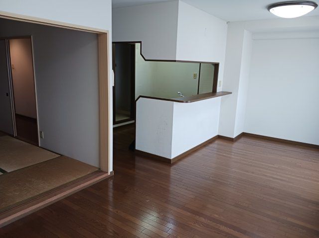 3LDK Apartment for Sale in Takamatsu City, Kagawa - Thumbnail 3