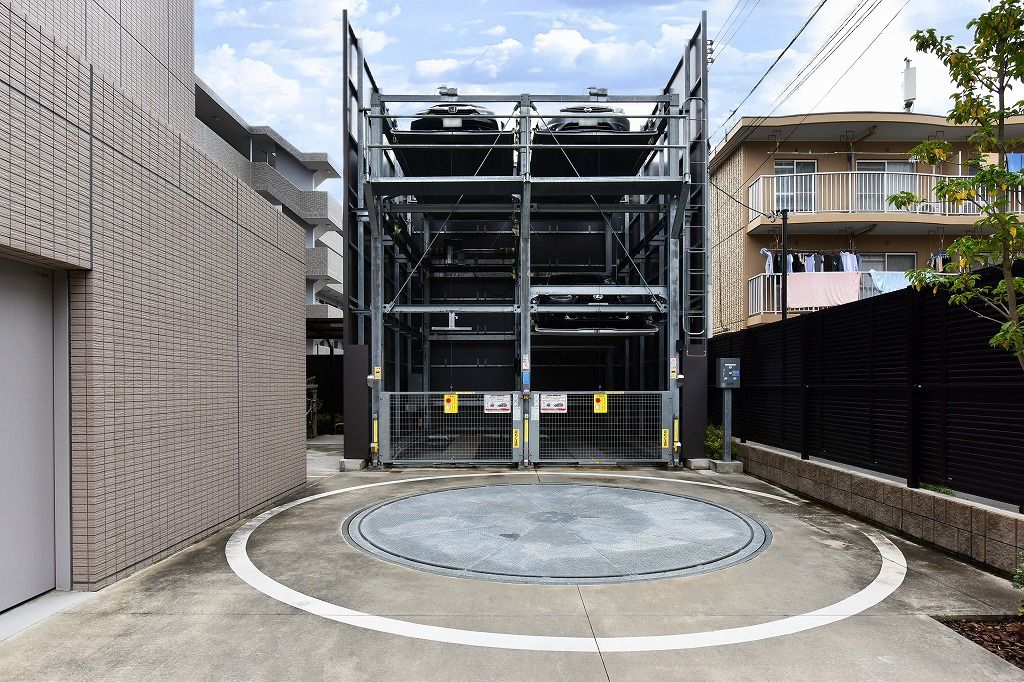 1LDK Apartment for Sale in Musashi-Kosugi, Kawasaki - Image 1