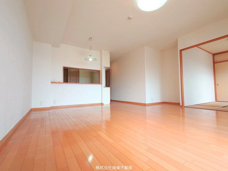 2LDK Renovated Apartment in Naka-ku, Okayama City - Thumbnail 2