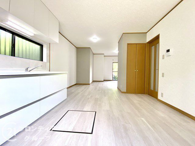 4LDK House for Sale in Yamatokoriyama, Nara Prefecture - Thumbnail 3
