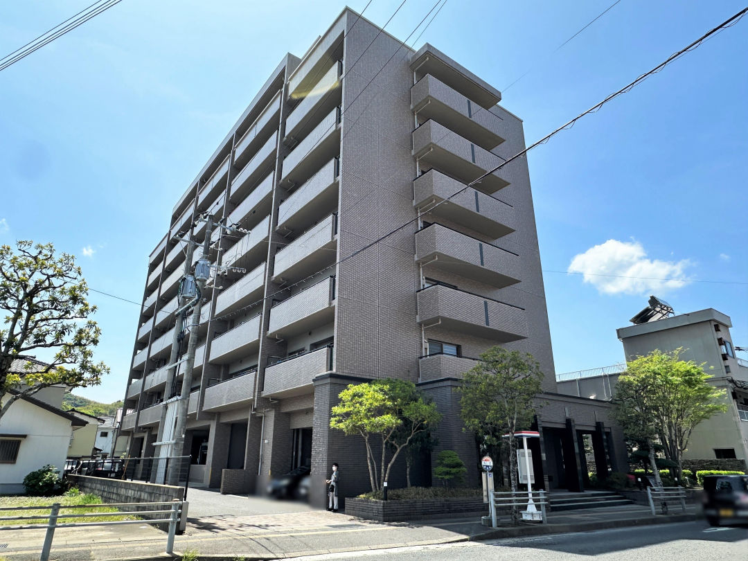 3LDK Apartment in Tokitsu Town with Balcony Views - Thumbnail 2