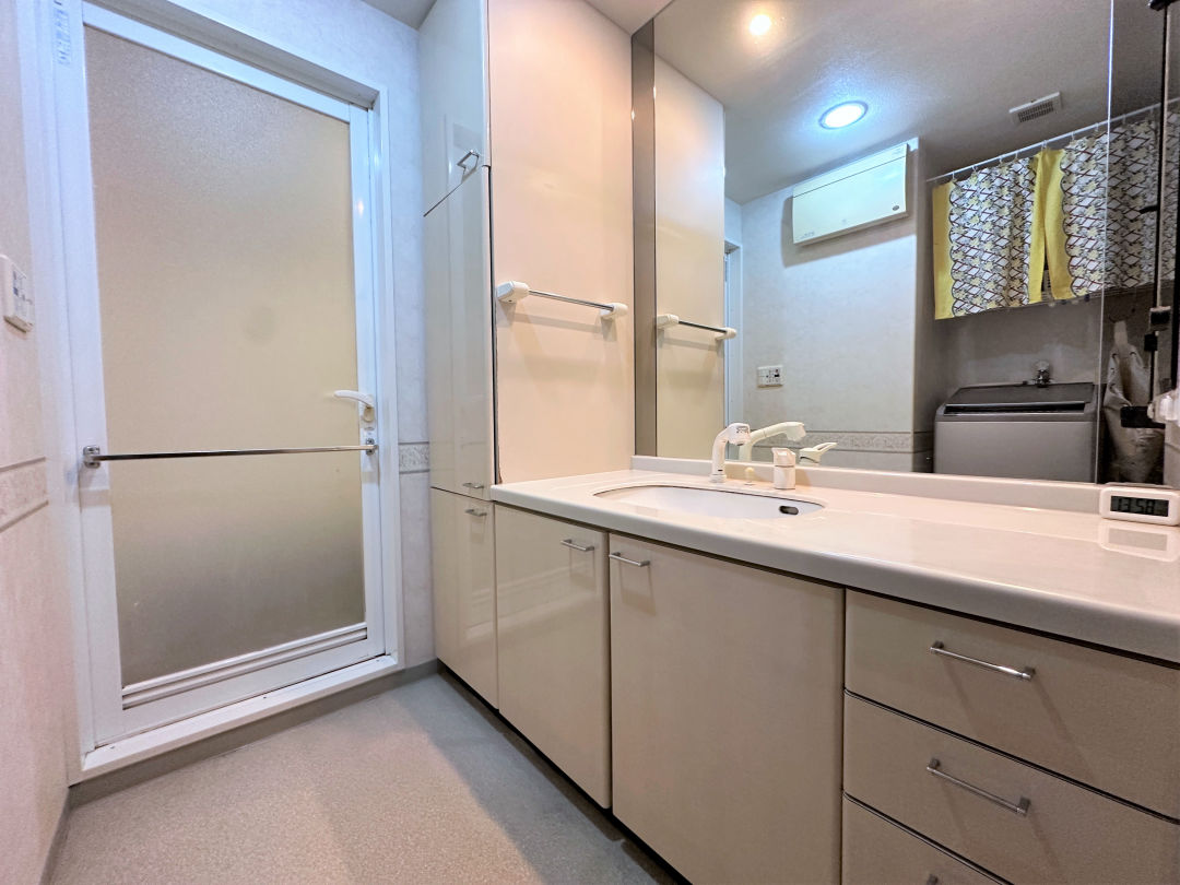 3LDK Apartment in Tokitsu Town with Balcony Views - Thumbnail 4
