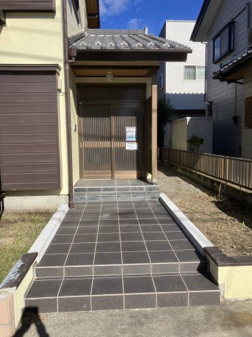 Renovated 5DK House with Land in Oizumi, Gunma - Image 1